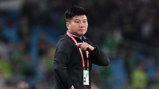 1638530174026094056.jpg 九游体育登录入口-李霄鹏离开影响武汉保级 菜鸟李金羽能否担重任?