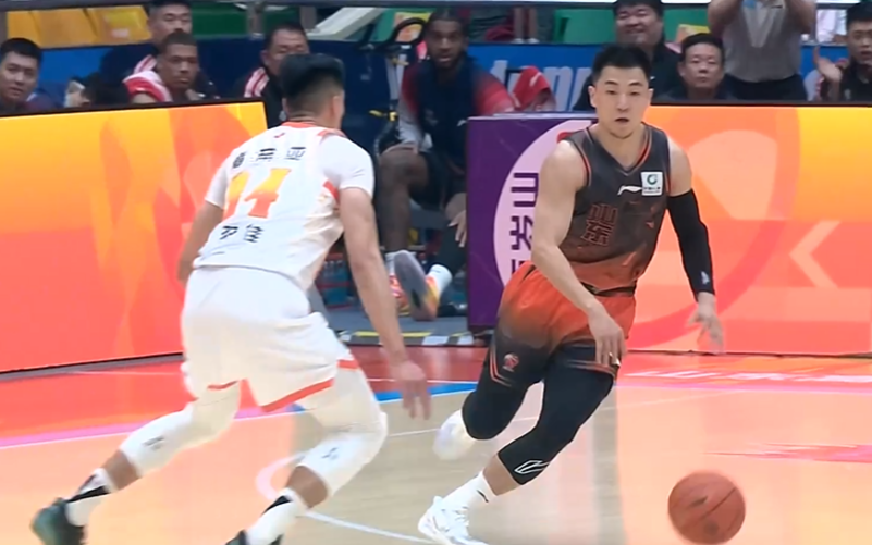 九游体育登录入口-CBA山东男篮逆转江苏，新外援首秀8分，珀赛尔37分陈林坚立功